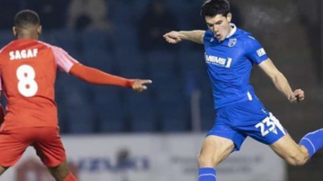 Bek Gillingham, Elkan Baggott