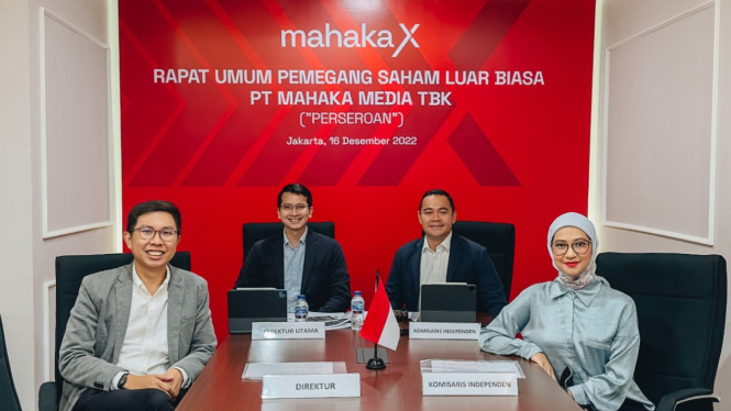 CEO mahakaX Farash Farich (kedua dari kiri) dengan jajaran Direksi Mahaka