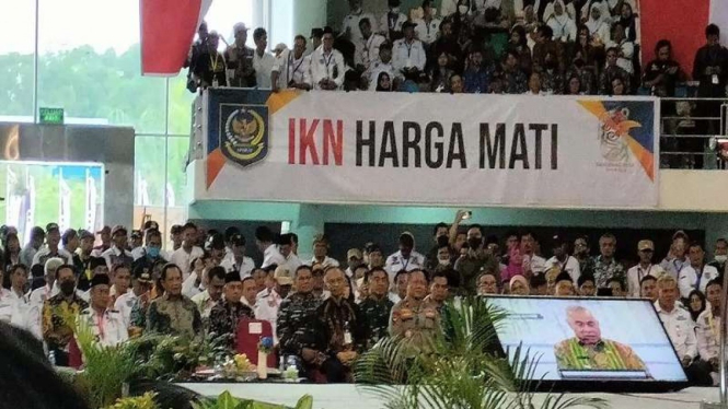 Spanduk IKN harga mati di Rakornas Apdesi di Balikpapan, Kalimantan Timur