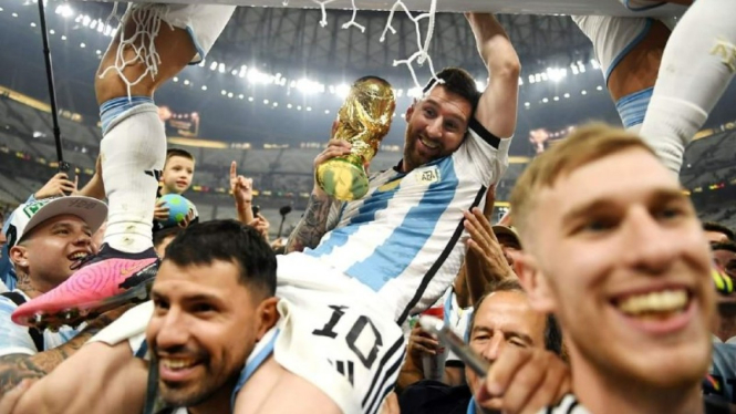 Sergio Aguero bopong Lionel Messi