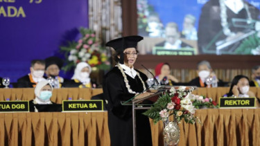 Rektor UGM Prof Ova Emilia dalam Rapat Terbuka Dies Natalis ke-73 