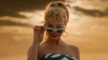 Margot Robbie dalam trailer Barbie