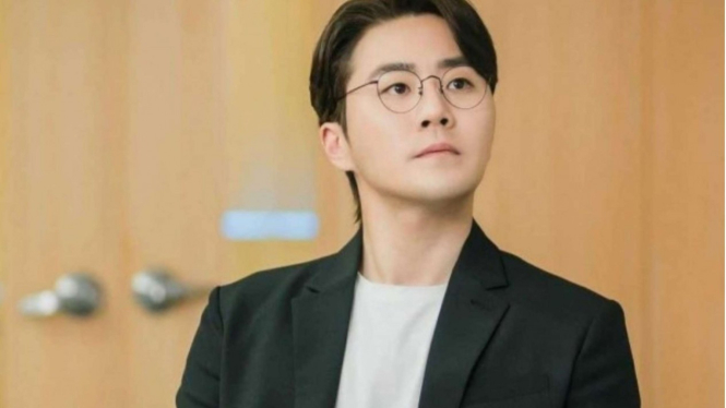 Eru penyanyi dan aktor Korea
