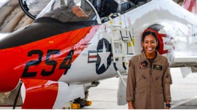 Mae Jemison merupakan astronot kulit hitam pertama yang berhasil melenggang ke luar angkasa.