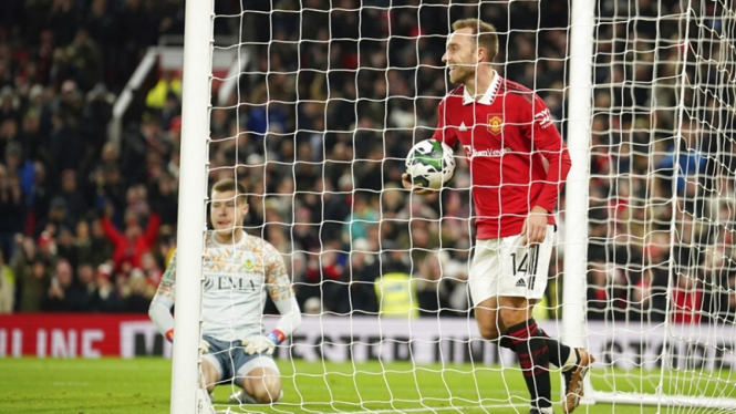 Christian Eriksen cetak gol saat Manchester United vs Burnley
