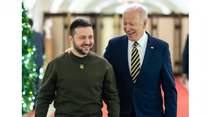 Zelensky disambut Joe Biden saat tiba di AS