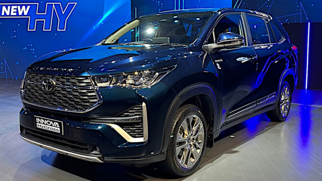 VIVA Otomotif: Toyota Innova HyCross
