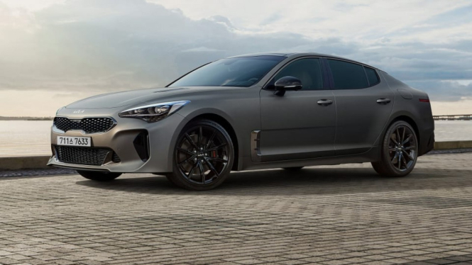 Ilustrasi gambar mobil sedan Kia Stinger edisi terakhir
