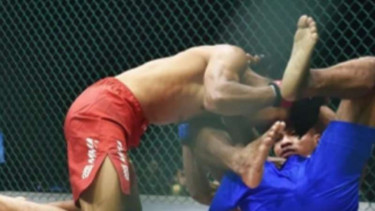 Duel Yoga Prabowo saat menghadapi Filipus Rangga di One Pride MMA