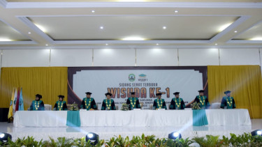 Sekolah Tinggi Ilmu Syariah Husnul Khotimah Kuningan Gelar Wisuda Pertama