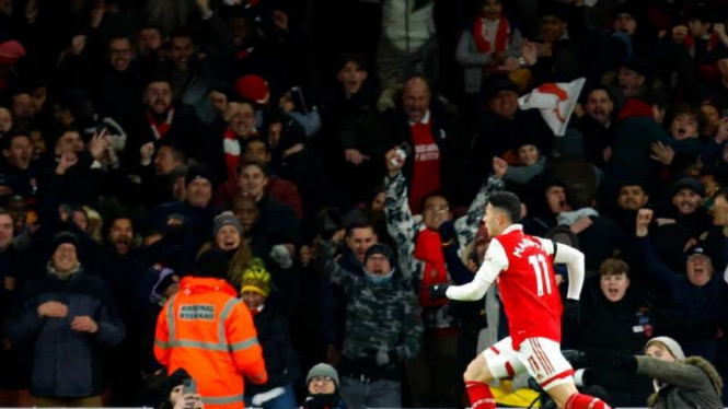 Pemain Arsenal rayakan gol Gabriel Martinelli.