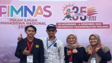 Mahasiswa Unej dan pembimbingnya di acara Pimnas 2022
