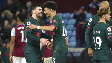 Andrew Robertson saat Liverpool lawan Aston Villa