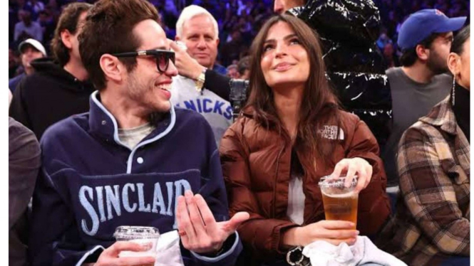 Pete Davidson dan Emily Ratajkowski