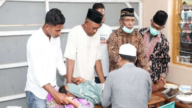 Sunatan massal bagi anak-anak