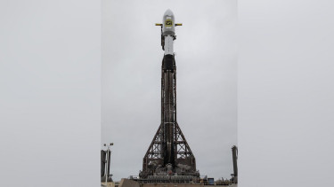 Roket Falcon 9 siap menerbangkan satelit Israel.