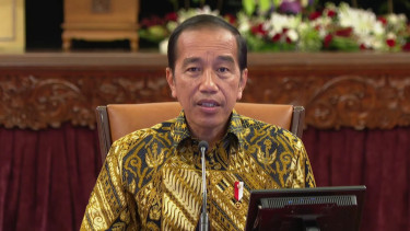 Presiden Jokowi beri keterangan pers pencabutan PPKM