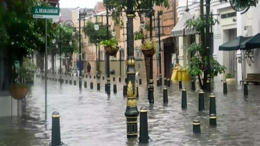 Kota Lama Semarang tergenang banjir