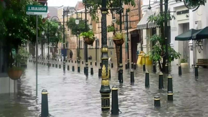 Kota Lama Semarang tergenang banjir