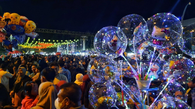 Ribuan Warga Hadiri Car Free Night di Solo
