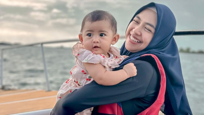 Ria Ricis dan anaknya
