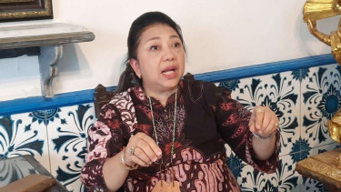 Dua kubu yang berseteru dalam koflik internal Keraton Kasunanan Surakarta antara kubu Lembaga Dewan Adat dan Sinuhun Paku Buwono XIII Hangabehi akhirnya bertemu dan kedua pihak bersepakat untuk berdamai dan mengakhiri konflik.