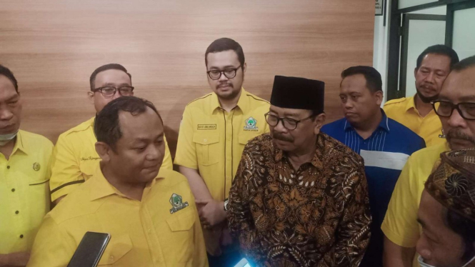 Pakde Karwo Bersama Ketua DPD Golkar Jatim, Sarmuji