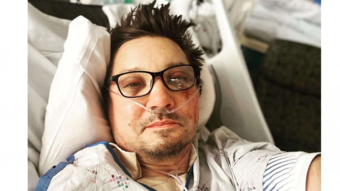 Jeremy Renner masih terbaring di rumah sakit