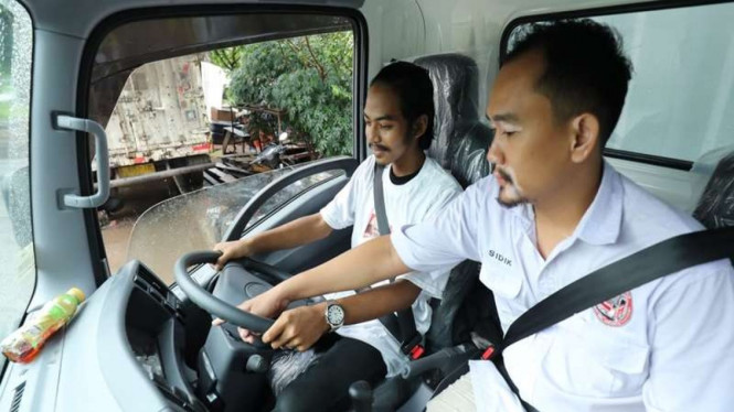 Komunitas sopir truk.