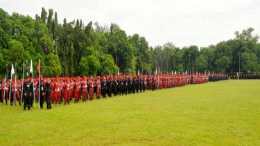7.000 anggota Satgas Cakra Buana melakukan apel akbar
