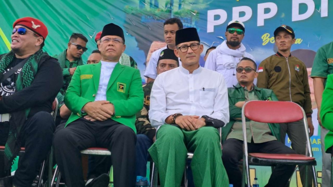 Menteri Pariwisata dan Ekonomi Kreatif Sandiaga Uno datang dan menghadiri peringatan Hari Lahir ke-50 Partai Persatuan Pembangunan (PPP) Stadion Kridosono, Kota Yogyakarta, Daerah Istimewa Yogyakarta, Minggu, 8 Januari 2023.