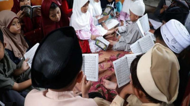Para santri di Gowa Sulsel baca Iqra