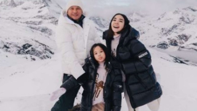 Gading Marten, Gisella Anastasia dan Gempita Liburan Bareng di Eropa