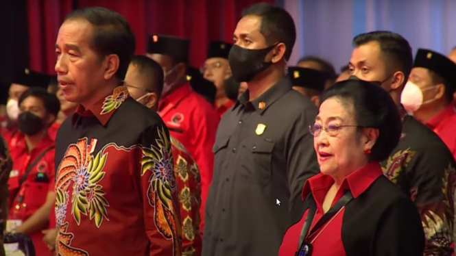 Presiden Jokowi dan Megawati Sukarnoputri saat di acara HUT PDIP ke-50.
