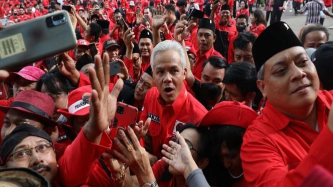 Gubernur Jawa Tengah Ganjar Pranowo tiba di HUT ke-50 PDIP