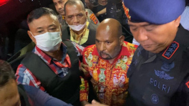 Gubernur Papua Lukas Enembe di RSPAD Gatot Subroto, Jakarta