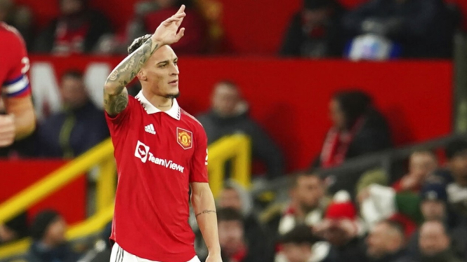 Antony saat Manchester United vs Charlton di Piala Liga Inggris