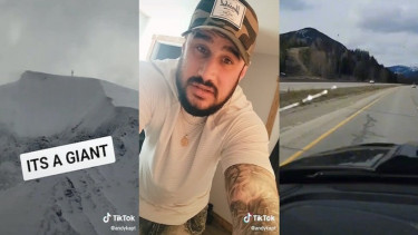 seorang pria memposting video TikTok 