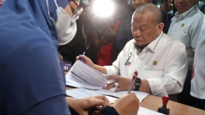 La Nyalla Mattalitti kembali mencalonkan diri sebagai ketua umum PSSI