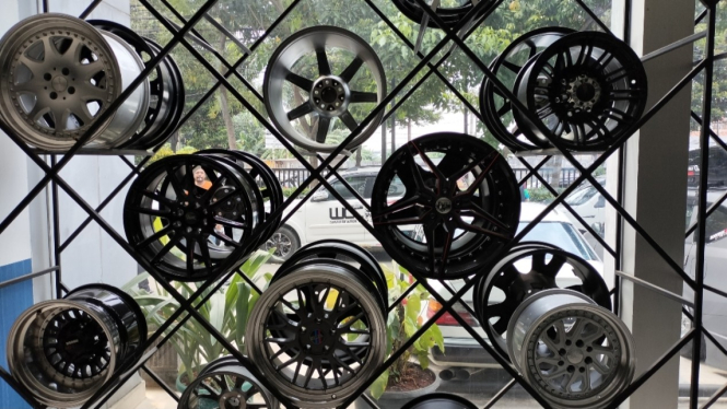 Komponen velg mobil dari HSR Wheel