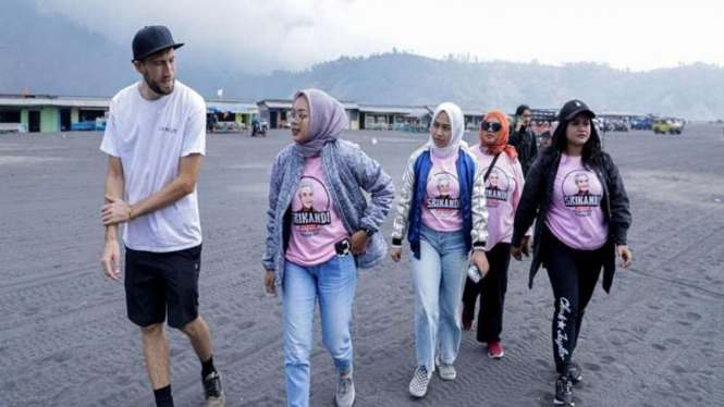 Relawan Ganjar menggelar pelatihan bahasa Inggris dan praktek jadi tour guide