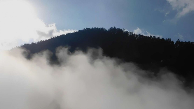 Kawah di Dieng, Jateng.