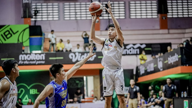 Bima Perkasa vs Prawira Bandung