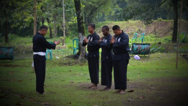 VIVA Militer: Pesilat Yonif 406/Candra Kusuma