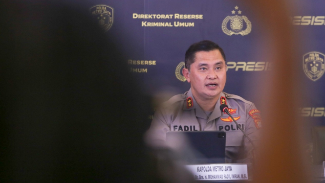 Kapolda Metro Jaya Irjen Pol Fadil Imran, Konpres Pembunuhan di Bekasi