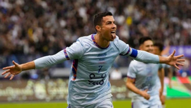 Cristiano Ronaldo rayakan gol bersama Riyadh All Star