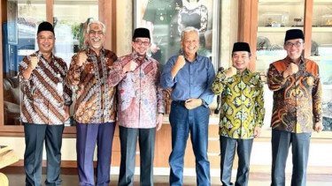 Ketua Majelis Syura PKS Habib Salim Segaf Aljufri bersama Bibit Waluyo