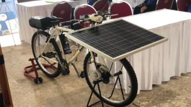 Sepeda listrik tenaga surya buatan mahasiswa UMM