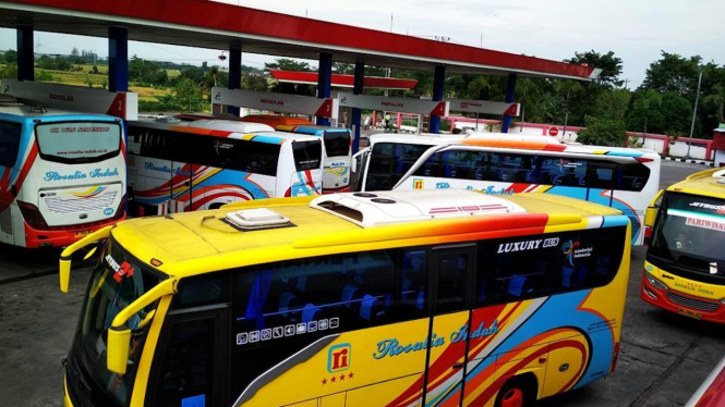 VIVA Otomotif: SPBU Rosalia Indah