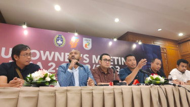Manajer Persipura, Yan Mandenas mengungkap 9 tim yang menolak Liga dilanjutkan.